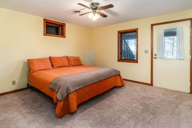5 Lake Shore Court, Carbondale, IL 62902