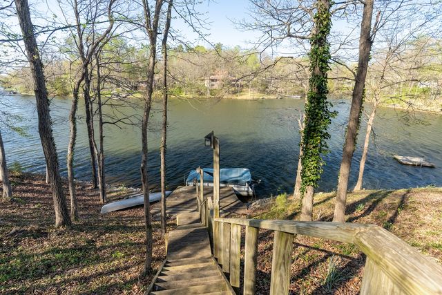 5 Lake Shore Court, Carbondale, IL 62902