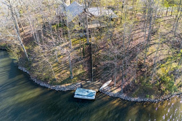 5 Lake Shore Court, Carbondale, IL 62902