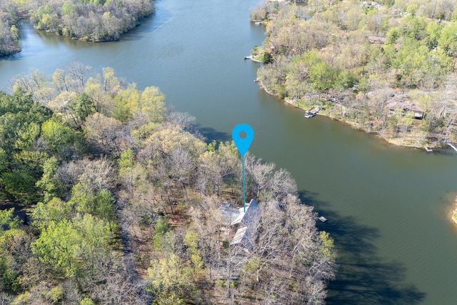 5 Lake Shore Court, Carbondale, IL 62902
