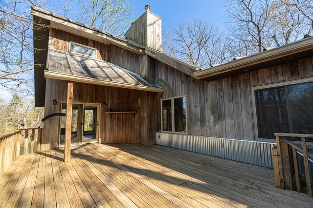 5 Lake Shore Court, Carbondale, IL 62902