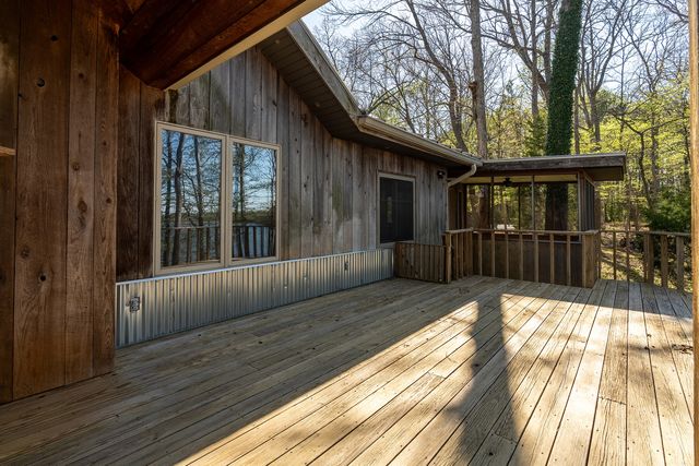 5 Lake Shore Court, Carbondale, IL 62902