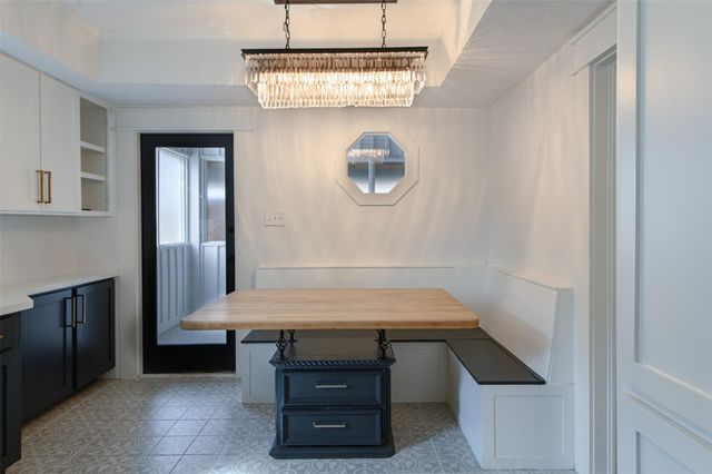 105 E 14th Street, Houston, TX 77008