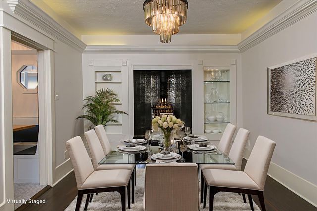 105 E 14th Street, Houston, TX 77008