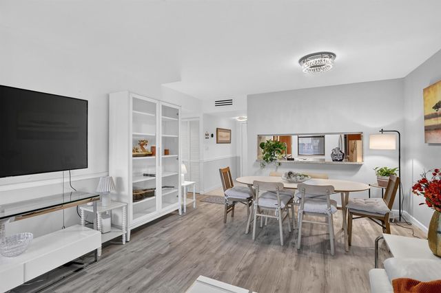 7500 NW 1st Court 302-3, Plantation, FL 33317