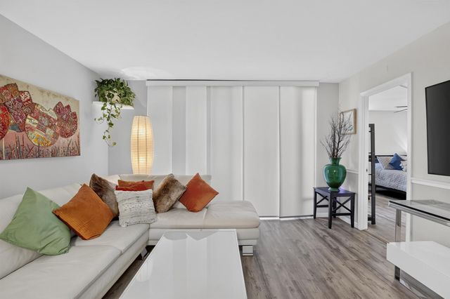 7500 NW 1st Court 302-3, Plantation, FL 33317