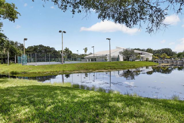7500 NW 1st Court 302-3, Plantation, FL 33317
