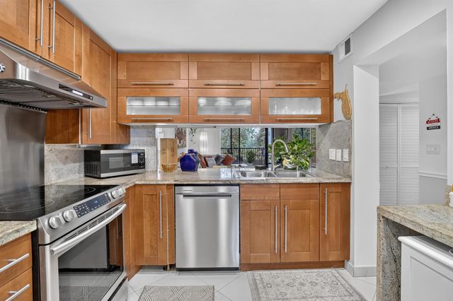 7500 NW 1st Court 302-3, Plantation, FL 33317