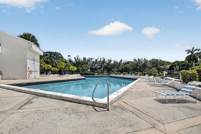 7500 NW 1st Court 302-3, Plantation, FL 33317