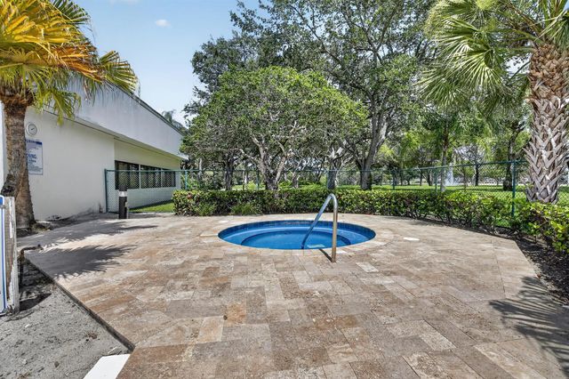 7500 NW 1st Court 302-3, Plantation, FL 33317