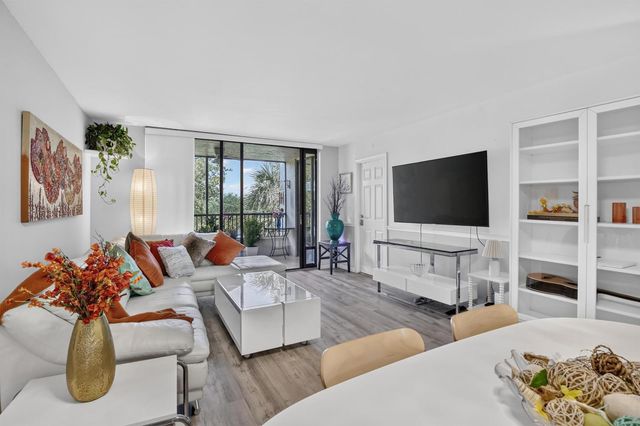 7500 NW 1st Court 302-3, Plantation, FL 33317