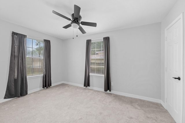 820 12th Avenue N, Texas City, TX 77590
