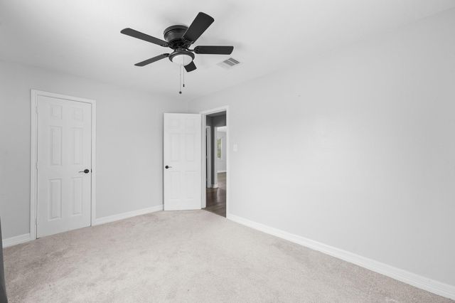 820 12th Avenue N, Texas City, TX 77590