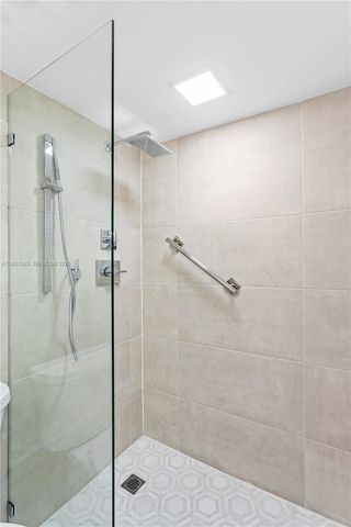 5555 Collins Ave 14N, Miami Beach, FL 33140