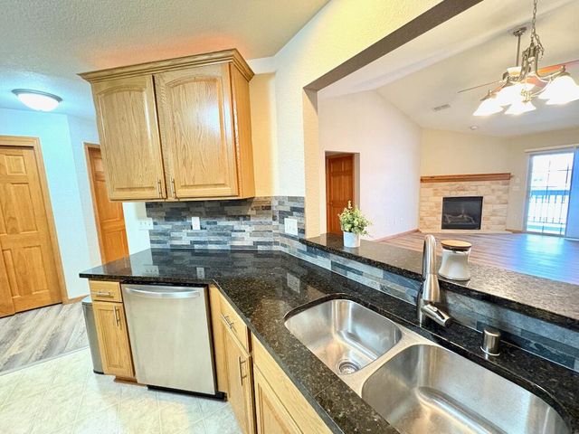 4864 S Forest Ridge DRIVE, New Berlin, WI 53151