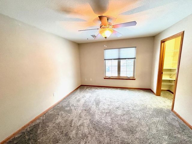 4864 S Forest Ridge DRIVE, New Berlin, WI 53151