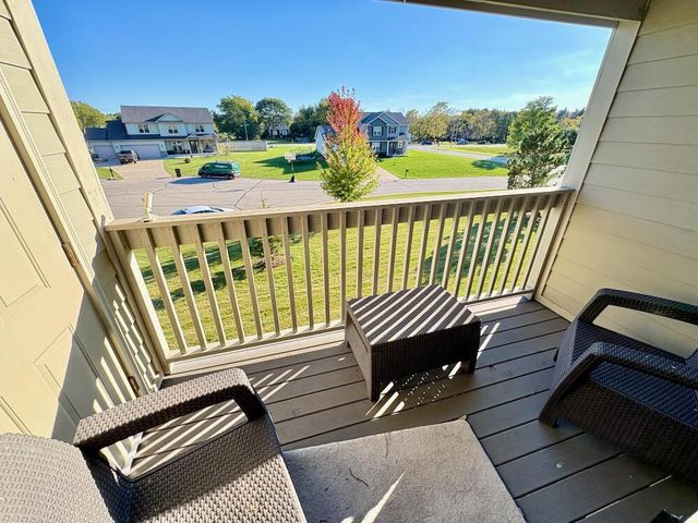 4864 S Forest Ridge DRIVE, New Berlin, WI 53151