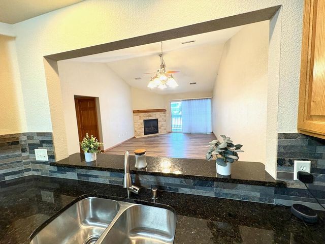 4864 S Forest Ridge DRIVE, New Berlin, WI 53151