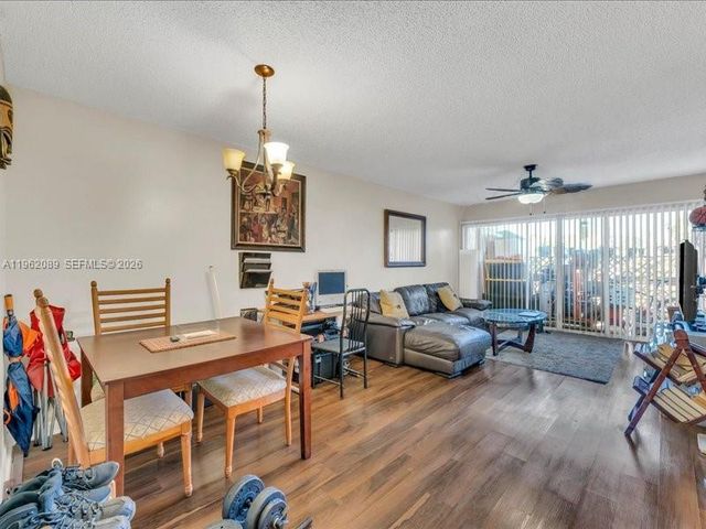 469 N Pine Island Road B305, Plantation, FL 33324