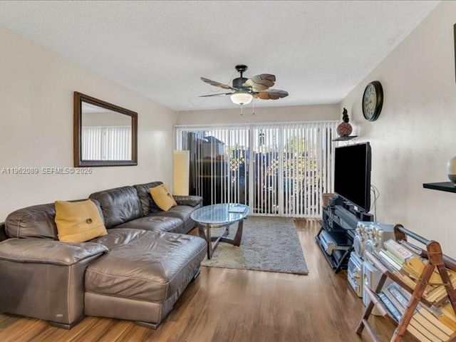 469 N Pine Island Road B305, Plantation, FL 33324