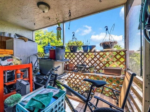 469 N Pine Island Road B305, Plantation, FL 33324
