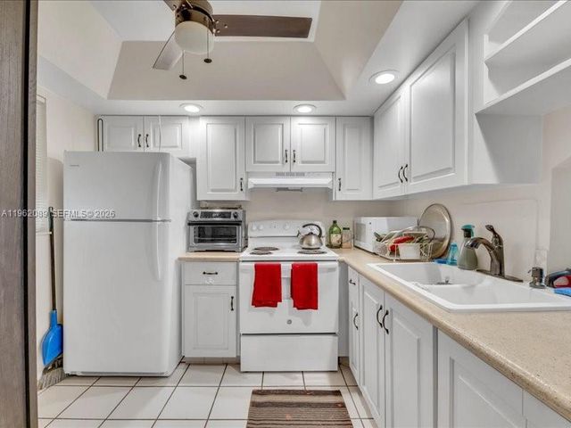 469 N Pine Island Road B305, Plantation, FL 33324