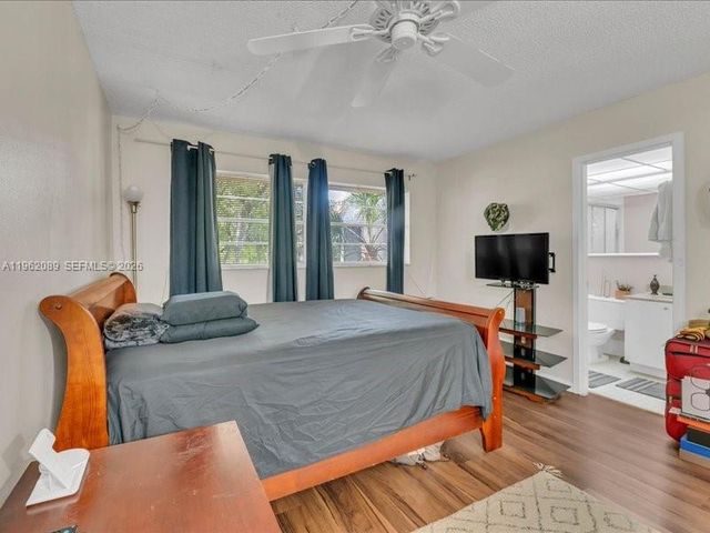 469 N Pine Island Road B305, Plantation, FL 33324