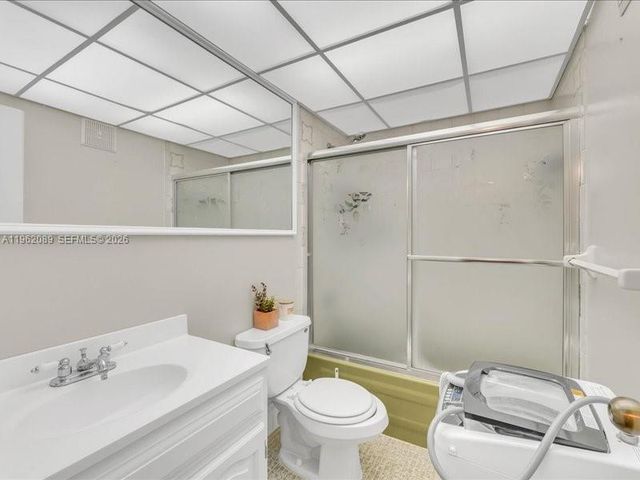 469 N Pine Island Road B305, Plantation, FL 33324
