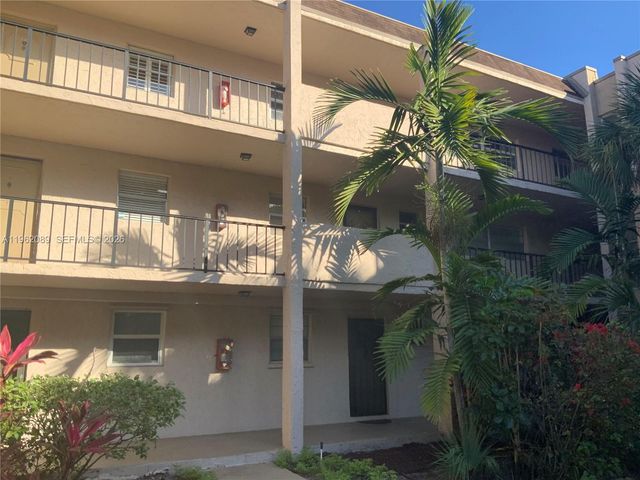 469 N Pine Island Road B305, Plantation, FL 33324