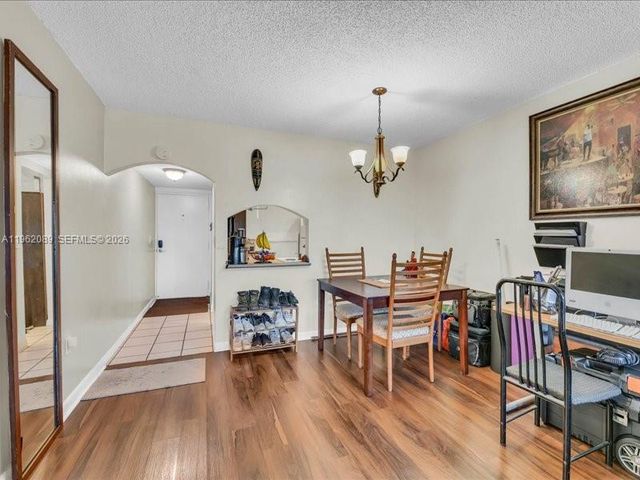 469 N Pine Island Road B305, Plantation, FL 33324