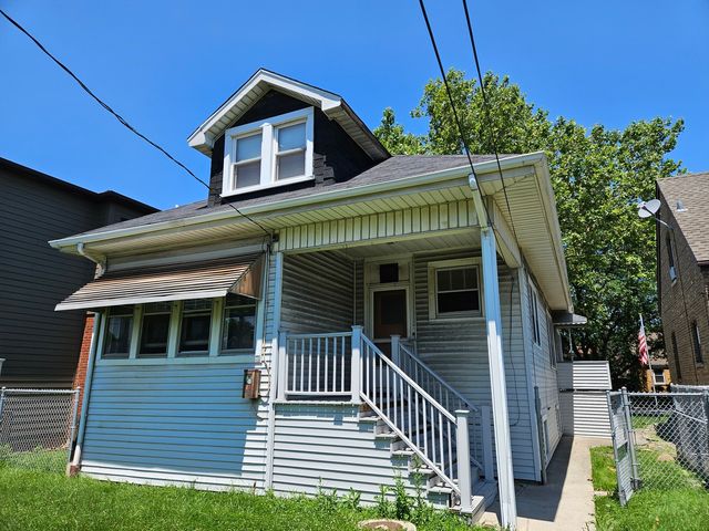 7205 W Ibsen Street, Chicago, IL 60631