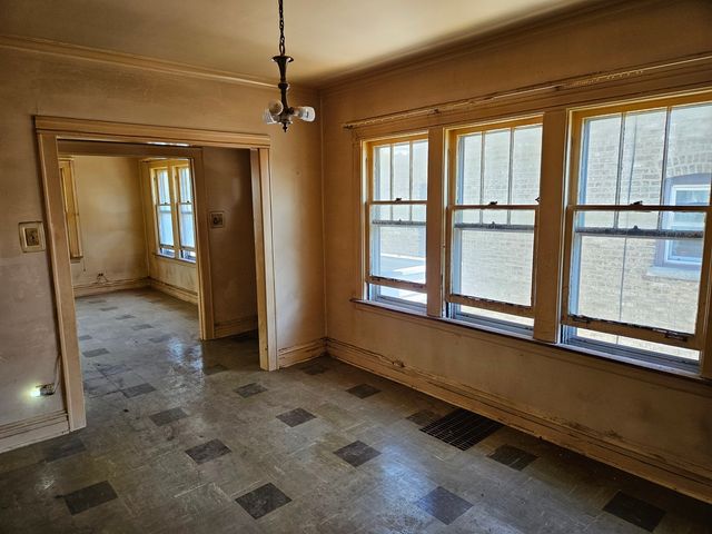 7205 W Ibsen Street, Chicago, IL 60631