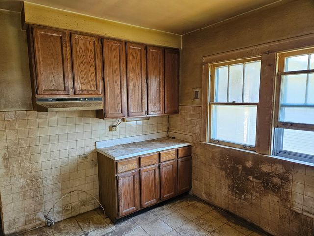 7205 W Ibsen Street, Chicago, IL 60631