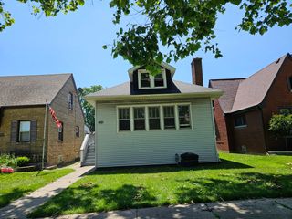 7205 W Ibsen Street, Chicago, IL 60631