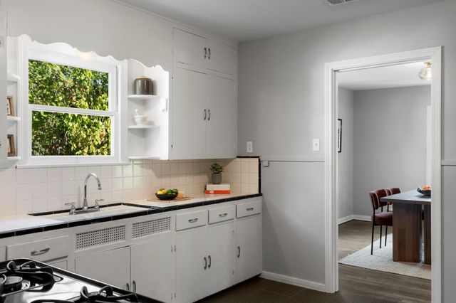 807 E 49th ST, Austin, TX 78751