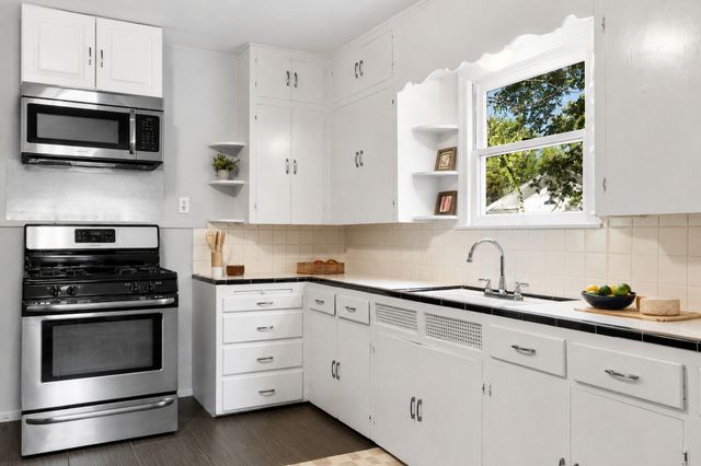 807 E 49th ST, Austin, TX 78751