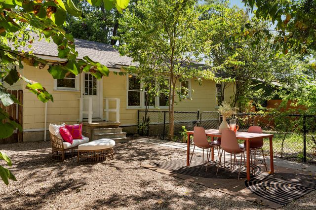 807 E 49th ST, Austin, TX 78751