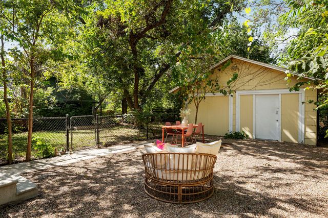 807 E 49th ST, Austin, TX 78751