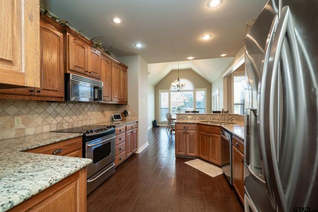 104 Glen Rose Trail, White Oak, TX 75693