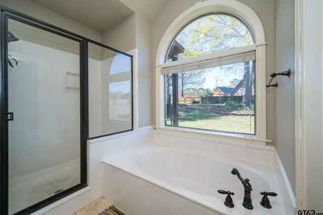 104 Glen Rose Trail, White Oak, TX 75693