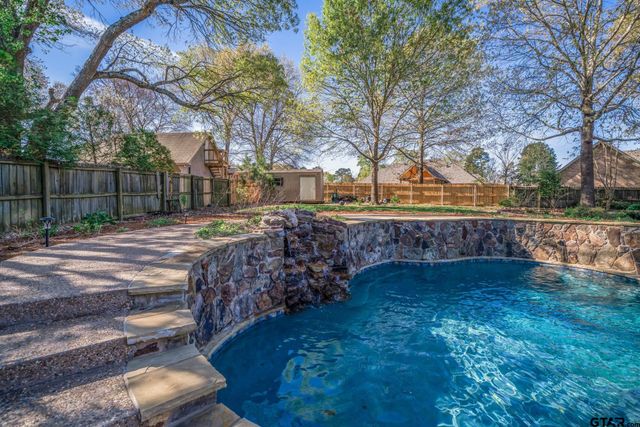 104 Glen Rose Trail, White Oak, TX 75693
