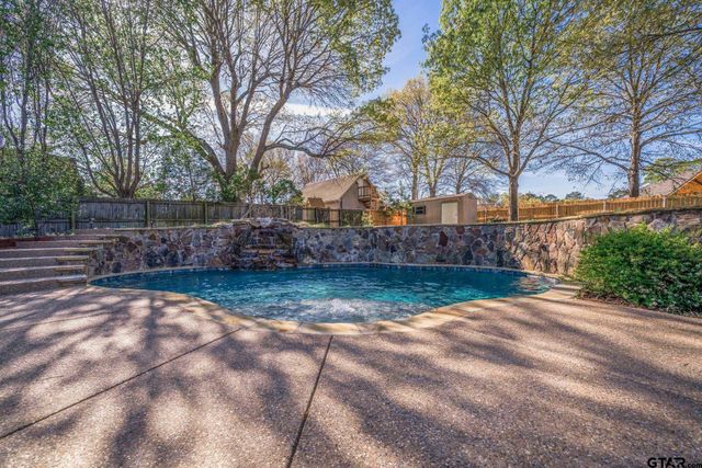 104 Glen Rose Trail, White Oak, TX 75693