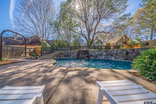 104 Glen Rose Trail, White Oak, TX 75693