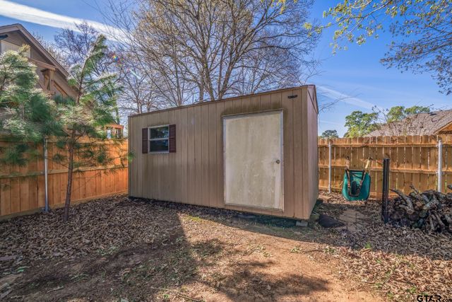 104 Glen Rose Trail, White Oak, TX 75693