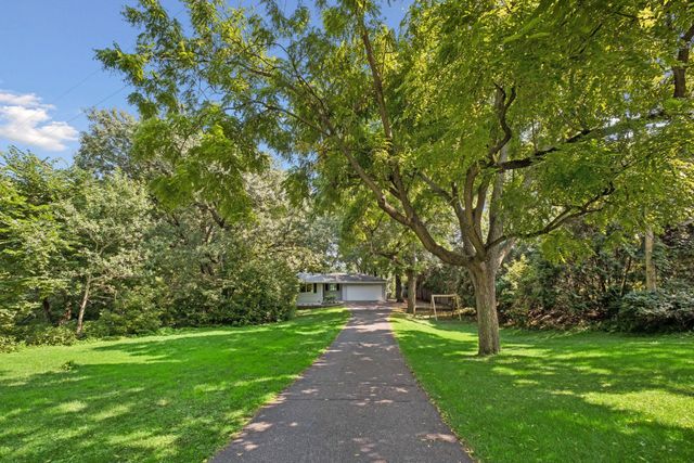 15869 Randall Lane, Minnetonka, MN 55345