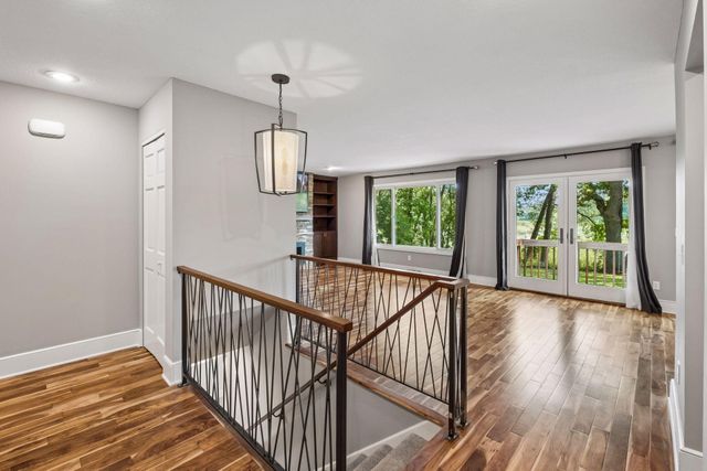 15869 Randall Lane, Minnetonka, MN 55345