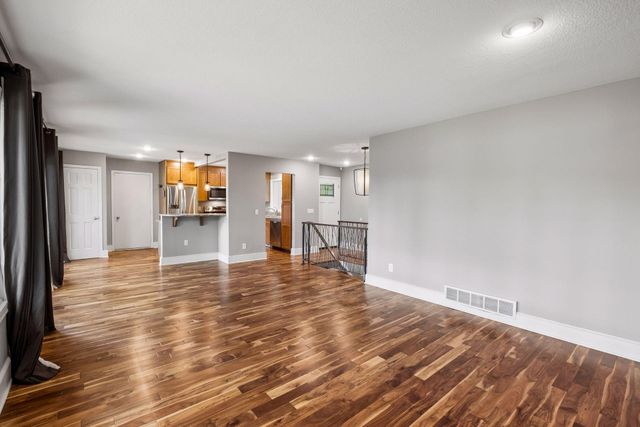 15869 Randall Lane, Minnetonka, MN 55345