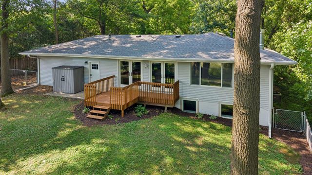 15869 Randall Lane, Minnetonka, MN 55345