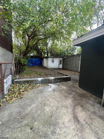 100 Beech St, Paterson City, NJ 07501