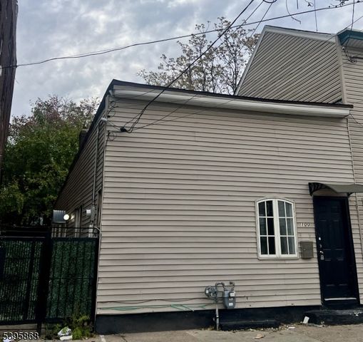 100 Beech St, Paterson City, NJ 07501